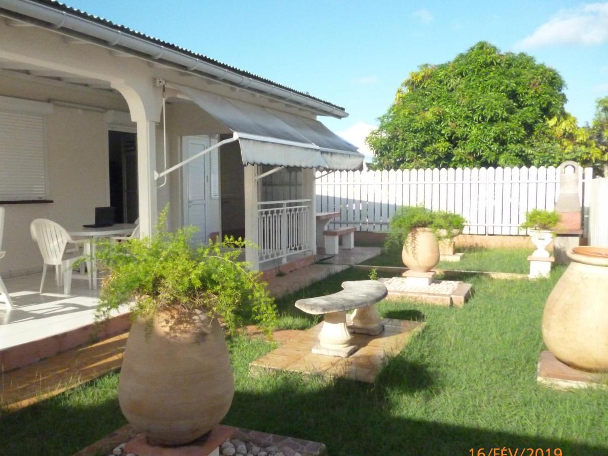 Deux pièces spacieux à Baie Mahault Exterior foto